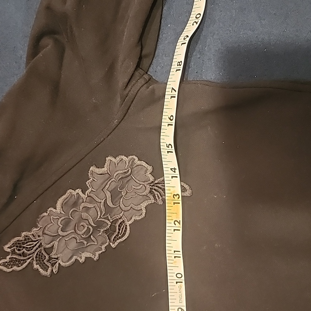 Lululemon Embroidered To You Tunic Womens Size XS EUC - Picture 4 of 7